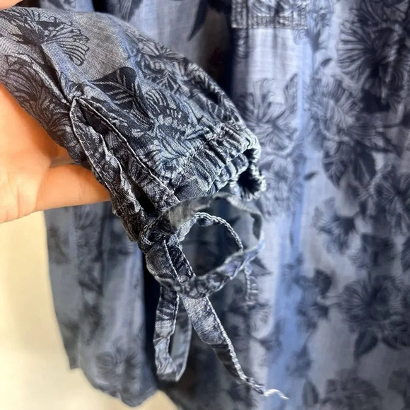 Liz‎ Claiborne Tencel Floral Long Sleeve Blouse Size Medium - Picture 5 of 8